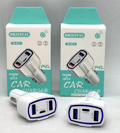 Cargador Toma 12v 2 USB y 1 TC ooQ-011 â€“ 3.0