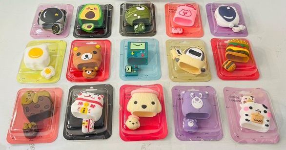 Comecables Personajes oo y Funda Cabezal
