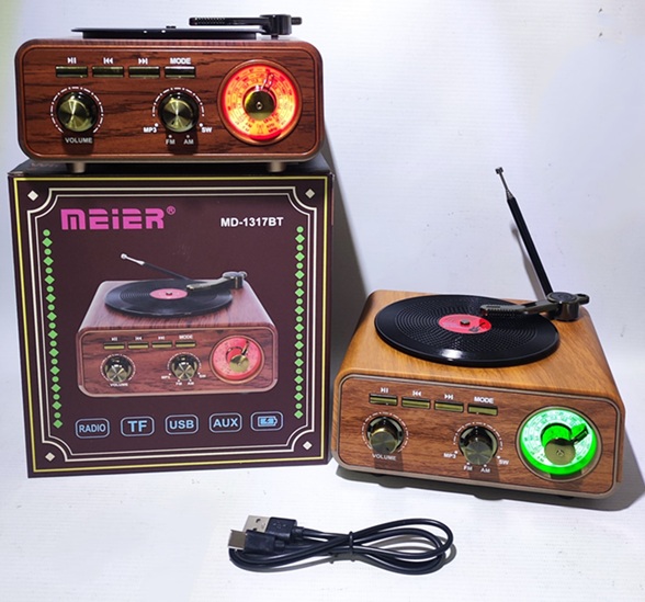 Radio AM-FM Vintage + USB etc. 1317oo